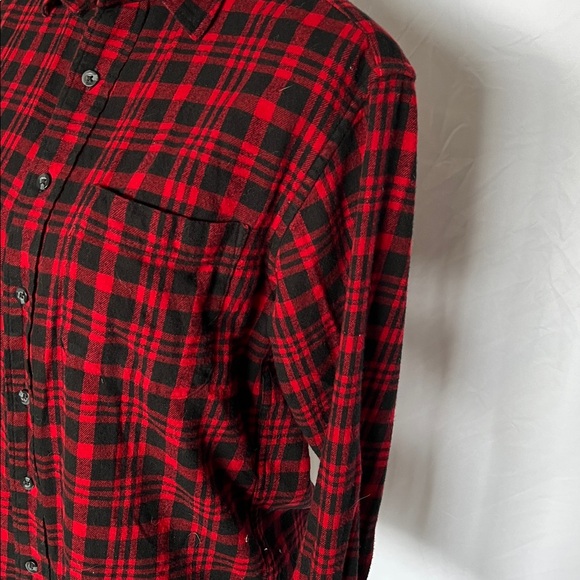 Red plaid classic St John’s Bay flannel shirt size small women - Picture 3 of 7